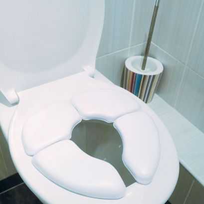 Réducteur de toilette pliant, blancplié : longueur 18.5 cm - largeur 16.5 cm - hauteur : 11,5 cm